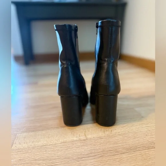 Elegant Black Leather Heeled Boots - Picture 3 of 6